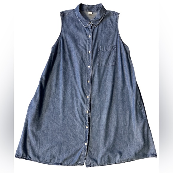 Old Navy Dresses & Skirts - Old Navy Denim Button Down Dress with Pockets.  Size Large. 38” Bust 34” Length